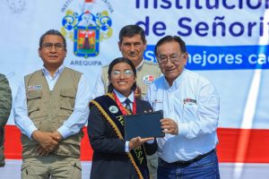 INSTITUCIÓN EDUCATIVA DE SEÑORITAS AREQUIPA RECIBE 555 TABLETS POR PARTE DEL MINISTERIO DE EDUCACIÓN (MINEDU)